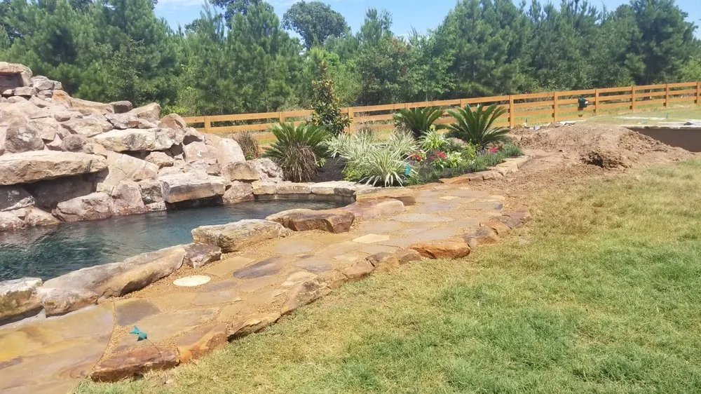 Trusted yard maintenance experts serving Magnolia, TX - Hernandez Landscaping & Garden Design