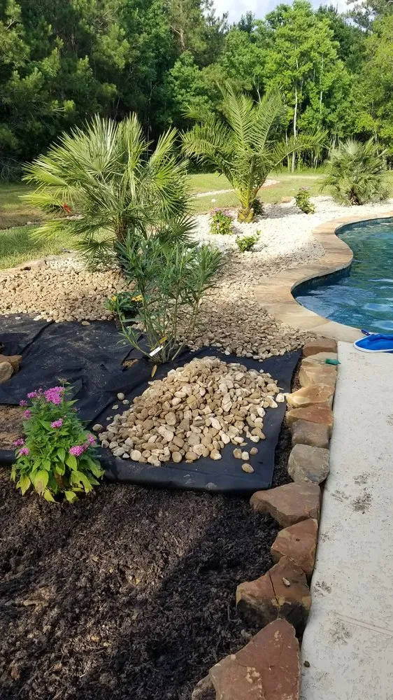 Reliable yard maintenance for year-round maintenance in Magnolia, TX by Hernandez Landscaping & Garden Design