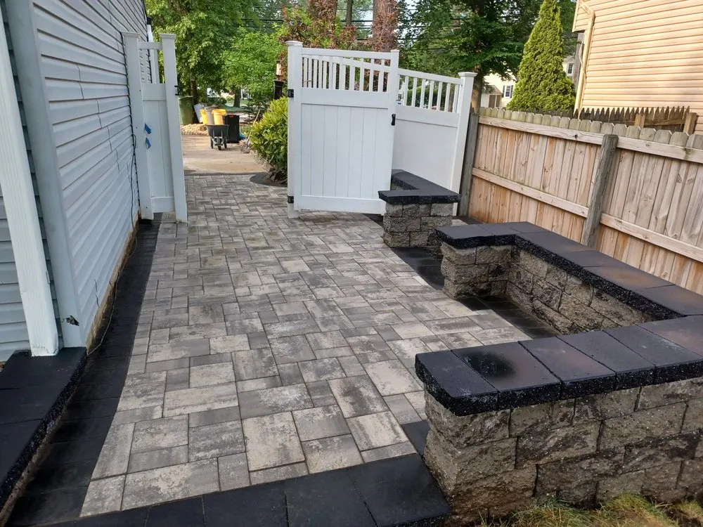 Professional lawn mowing service experts serving Bridgeton, NJ - Hernandez Landscaping And Hardscaping