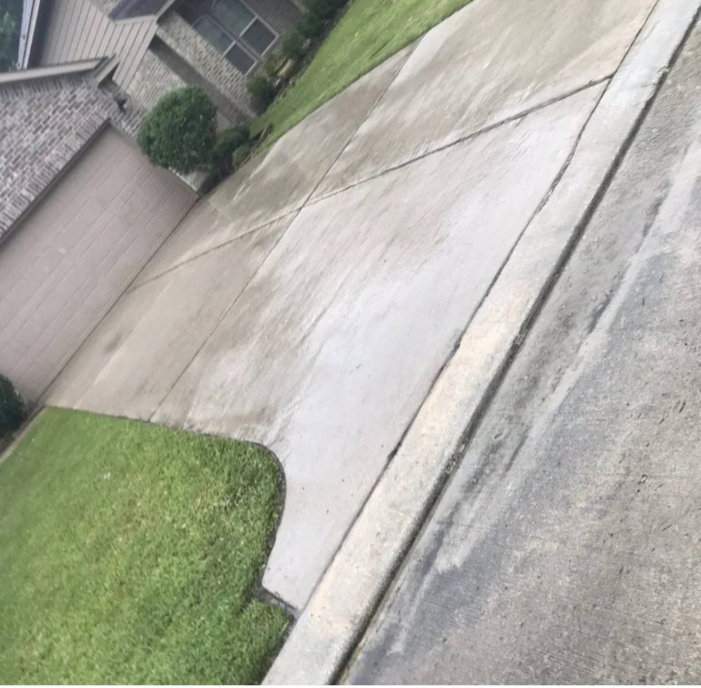 Professional yard cleanup service in Houston, TX - Hernandez landscaping and multiservices