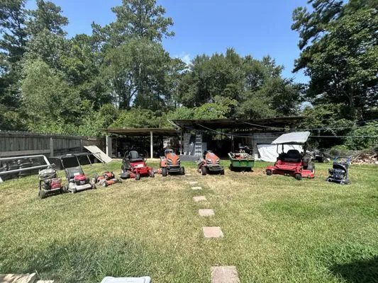 Hernandez landscaping and multiservices Logo