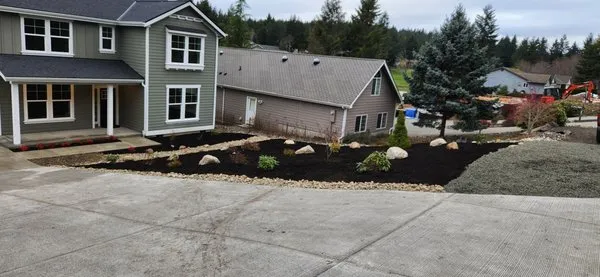 Hernandez Landscaping Logo