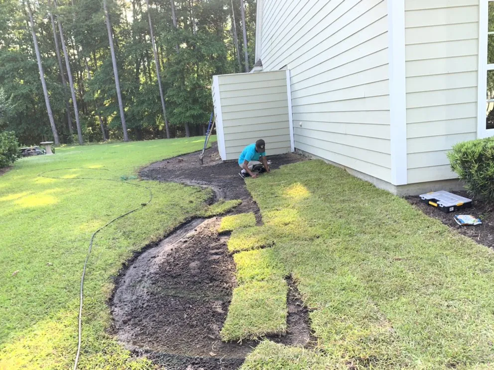 Custom lawn mowing service in Hardeeville, SC by Hernandez Landscaping