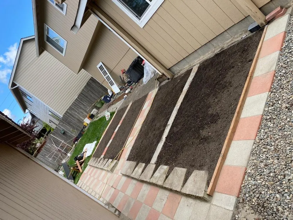 Custom lawn care service in Kent, WA by Hernandez Landscaping