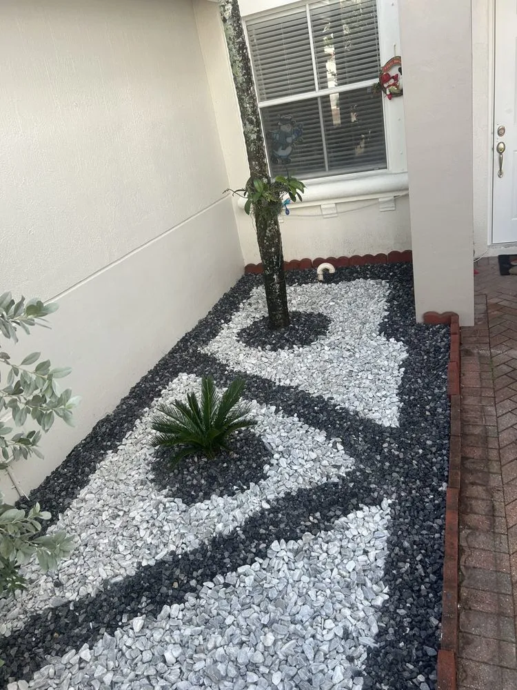 Custom yard cleanup service for beautiful yards across Miami, FL - Hernandez Landscaping