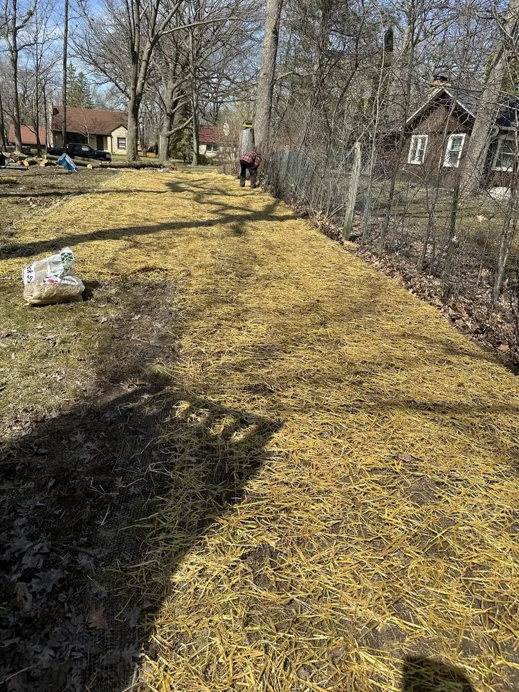 Custom yard maintenance experts serving Milwaukee, WI - Hernandez Landscaping