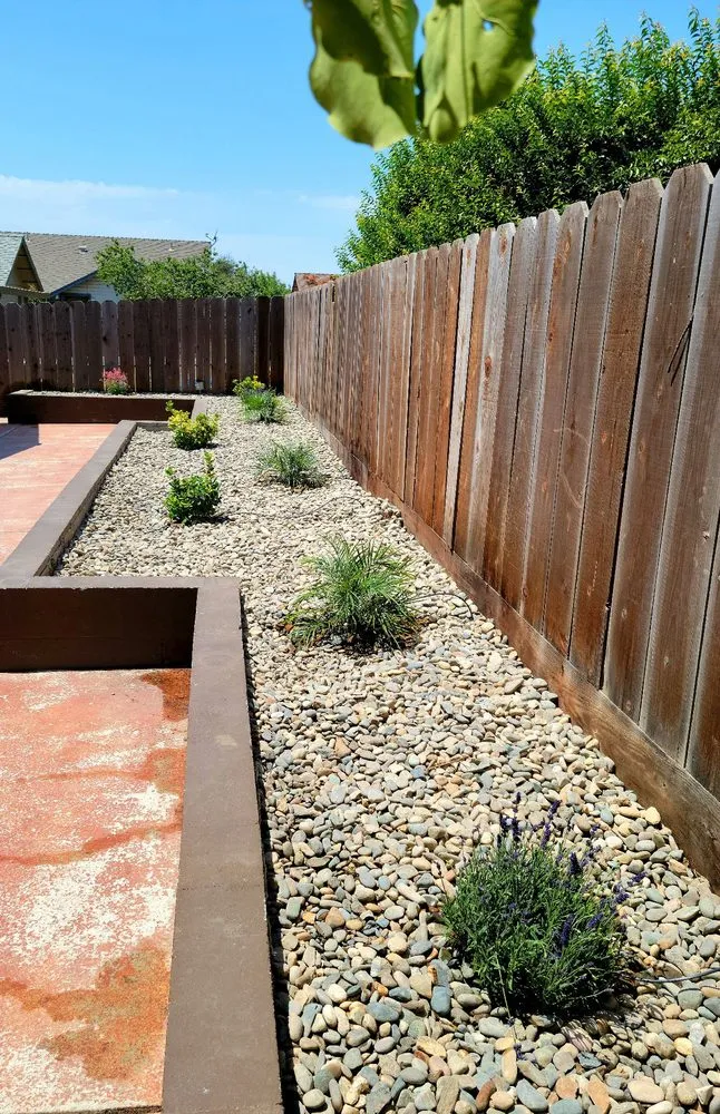 Reliable yard cleanup service in Oakdale, CA by Hernandez Landscaping