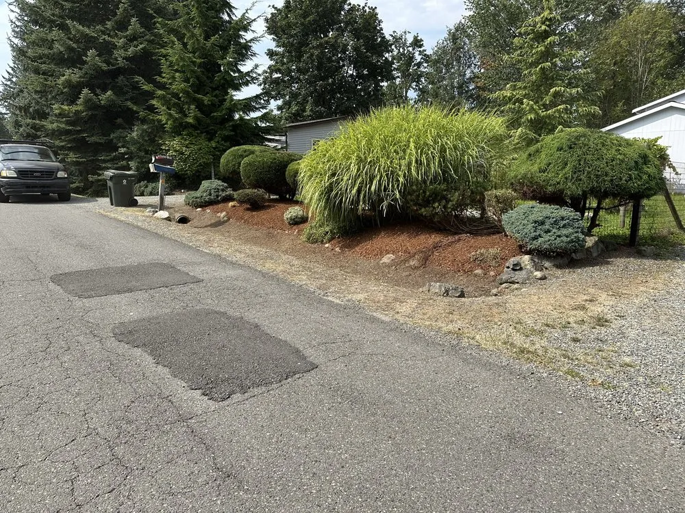 Local yard cleanup service for residential properties across Renton, WA - Hernandez Landscaping