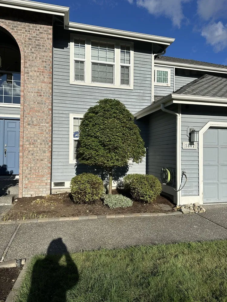 Expert yard maintenance near you in Renton, WA by Hernandez Landscaping