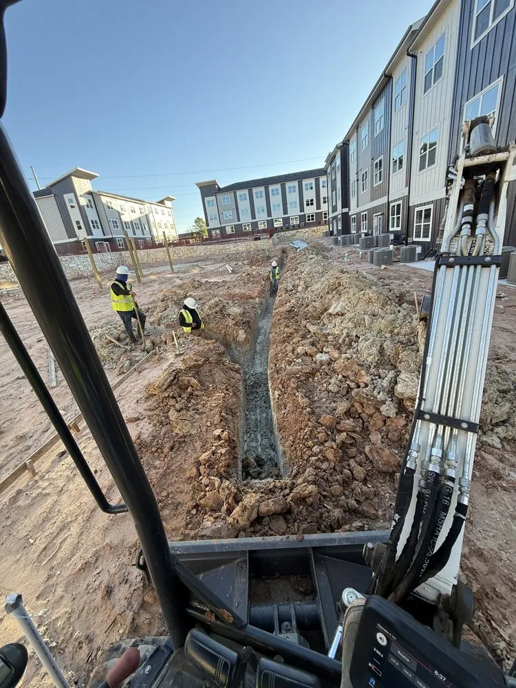 Custom lawn mowing service experts serving Rosenberg, TX - Hernandez Landscaping