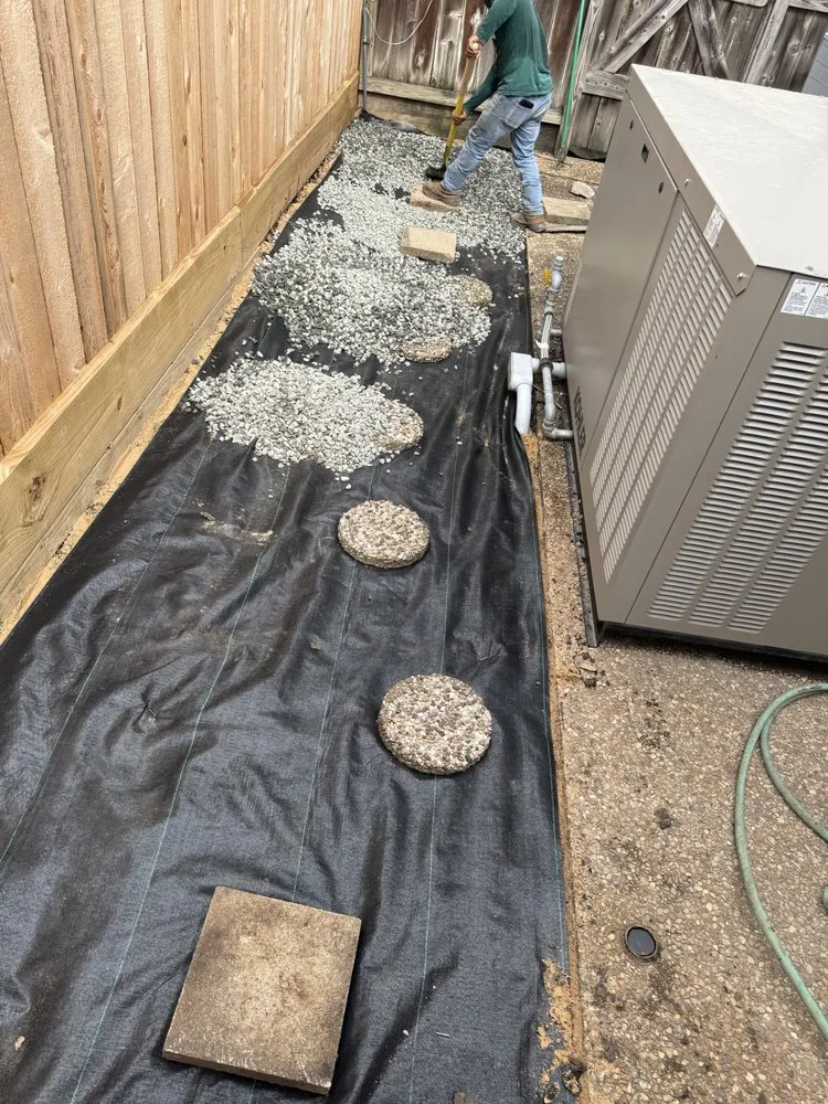 Custom lawn mowing service in Rosenberg, TX - Hernandez Landscaping