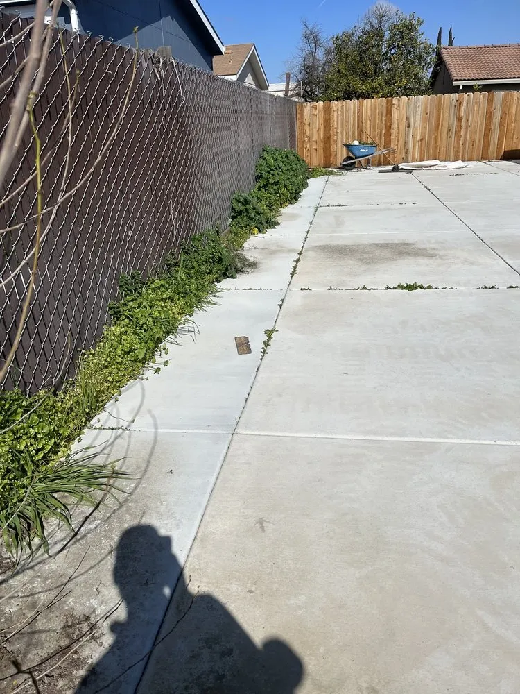 Professional lawn mowing service experts serving Stockton, CA - Hernandez Landscaping