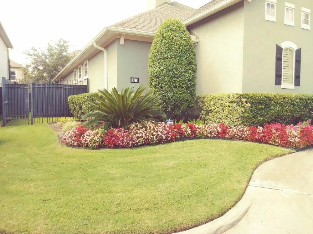 Trusted lawn mowing service with custom design across Houston, TX - Hernandez Lawn & Landscape