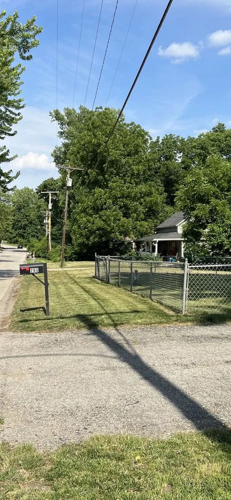 Reliable outdoor landscaping in Edwardsville, KS - Hernandez Lawn Care