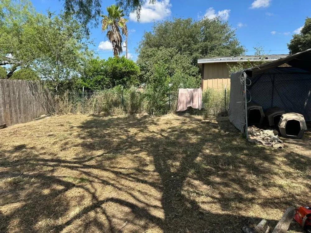 Affordable yard cleanup service for beautiful yards across McAllen, TX - Hernandez Lawn Care