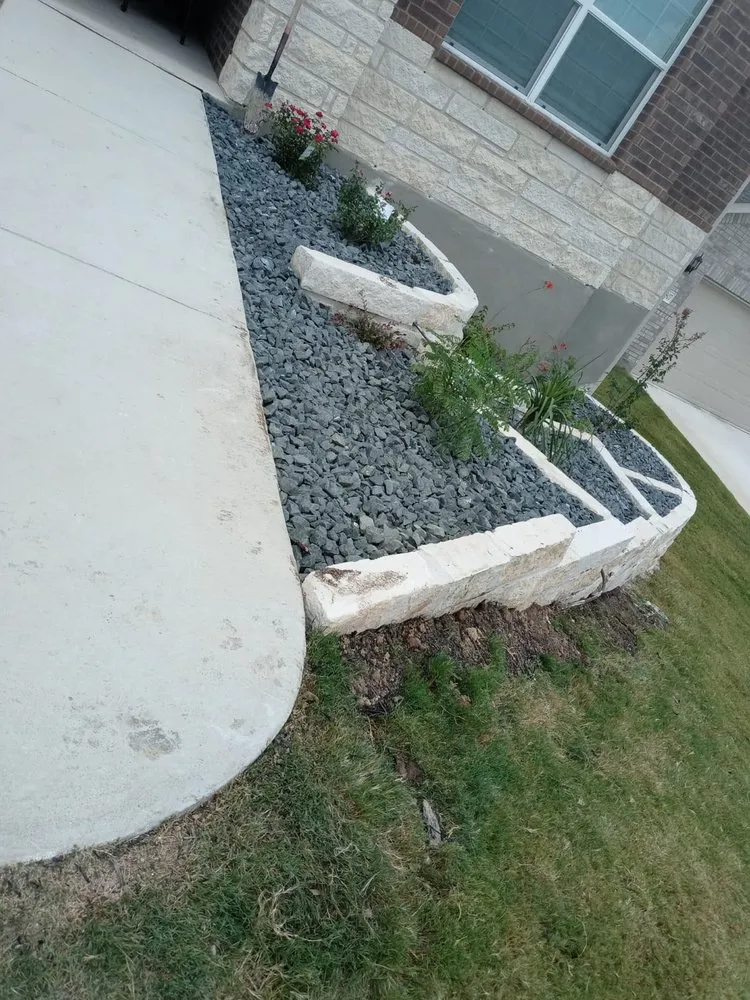 Professional garden landscaping in San Antonio, TX - Hernandez Lawn Care