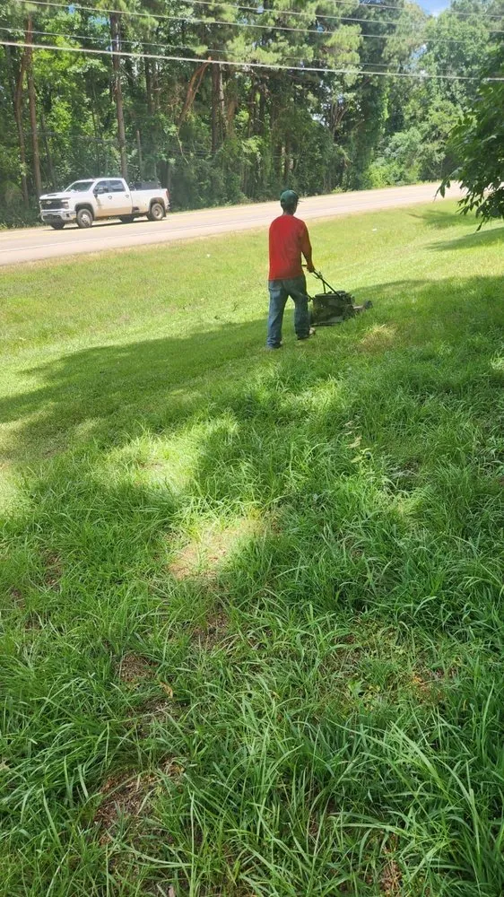 Top-rated landscaping services experts serving Texarkana, TX - Hernandez Lawn Mowing