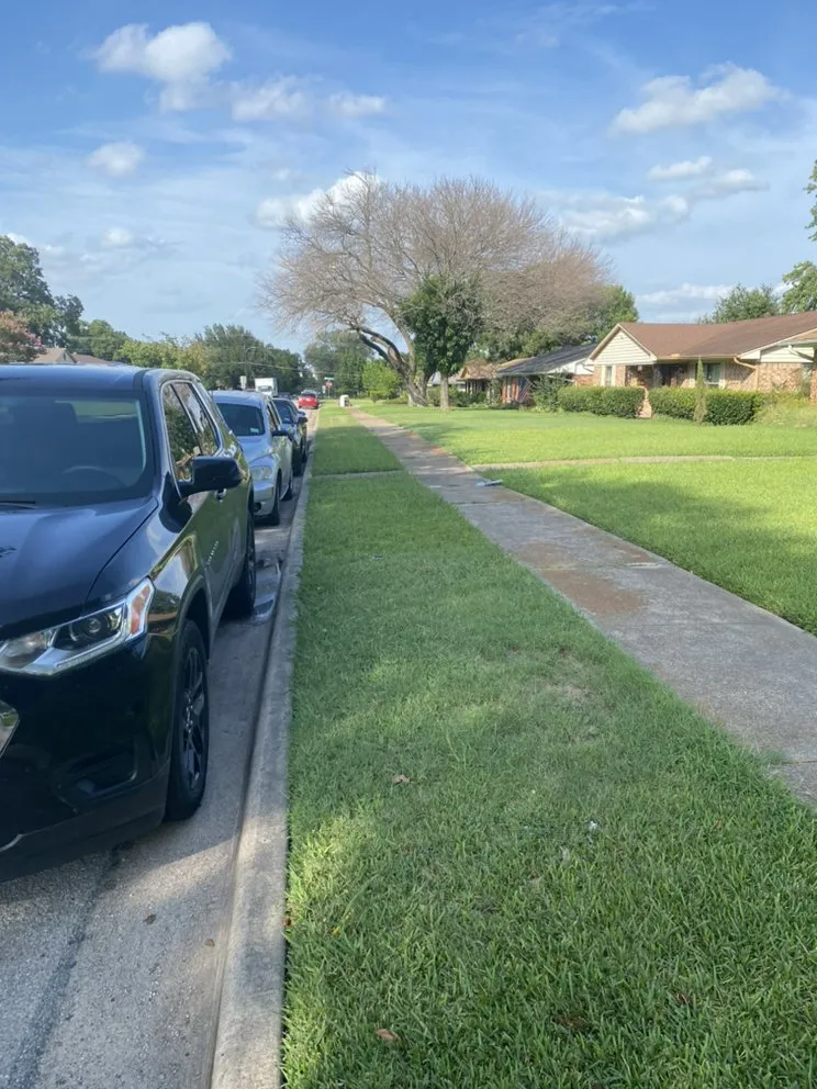 Custom garden landscaping for residential properties in Dallas, TX by Hernandez Lawn Services