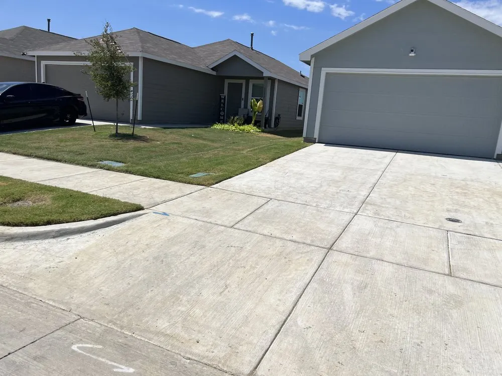 Affordable landscape design for year-round maintenance across Dallas, TX - Hernandez Lawn Services