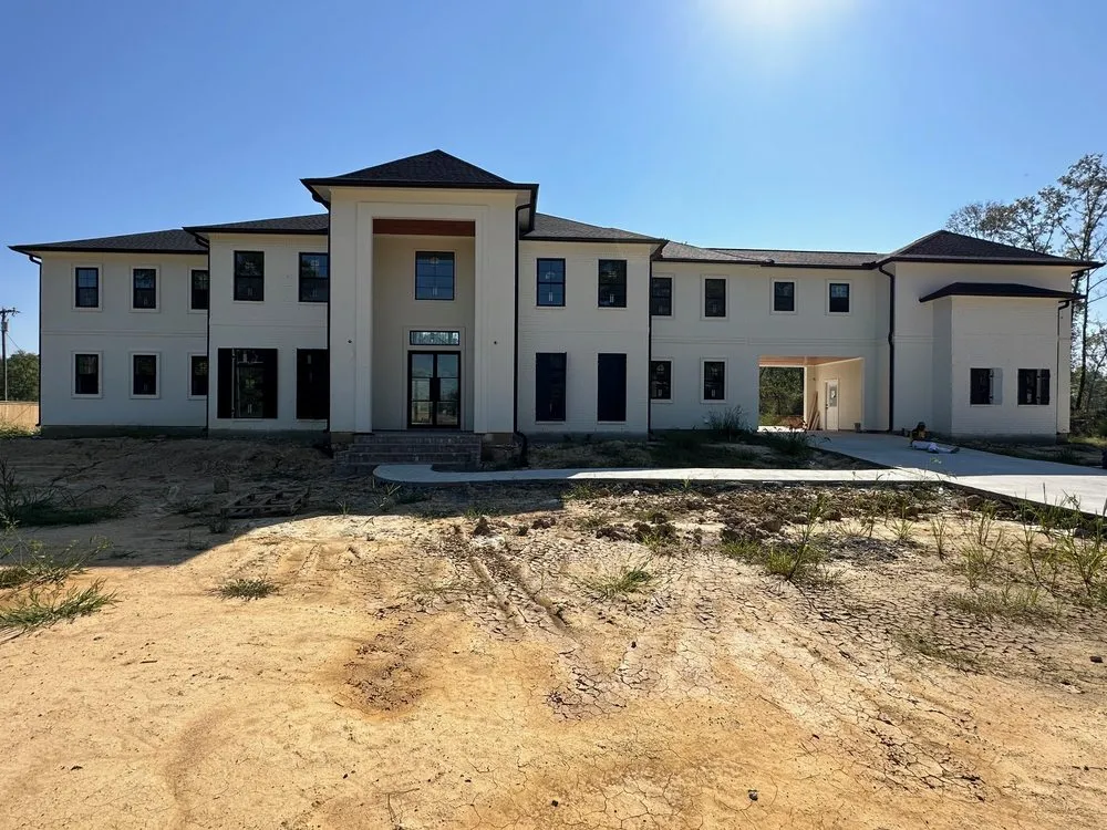 Reliable lawn mowing service near you in Baton Rouge, LA by Hernandez Lawnscape