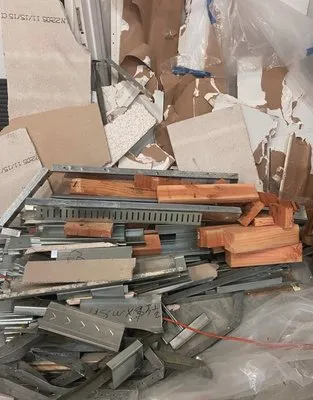 Hernandez Maintenance And Junkhauling Logo