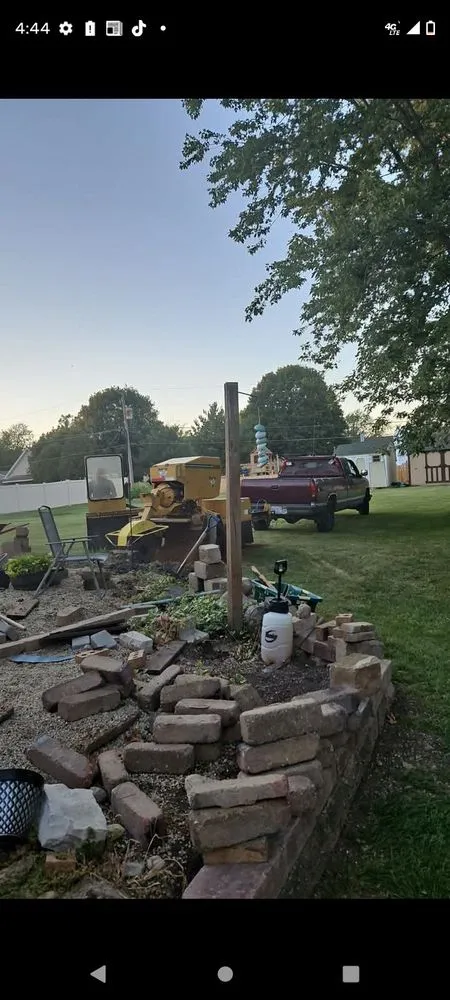 Local lawn mowing service in Chicago, IL - Hernandez Professional Tree Service