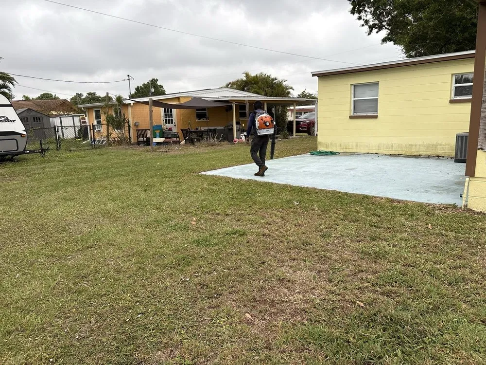 Expert lawn mowing service experts serving Naples, FL - Hernandez Varela Lawn Care