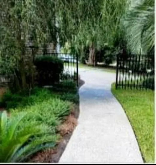 Trusted yard maintenance experts serving Litchfield Beach, SC - Hernandez Yardscapes