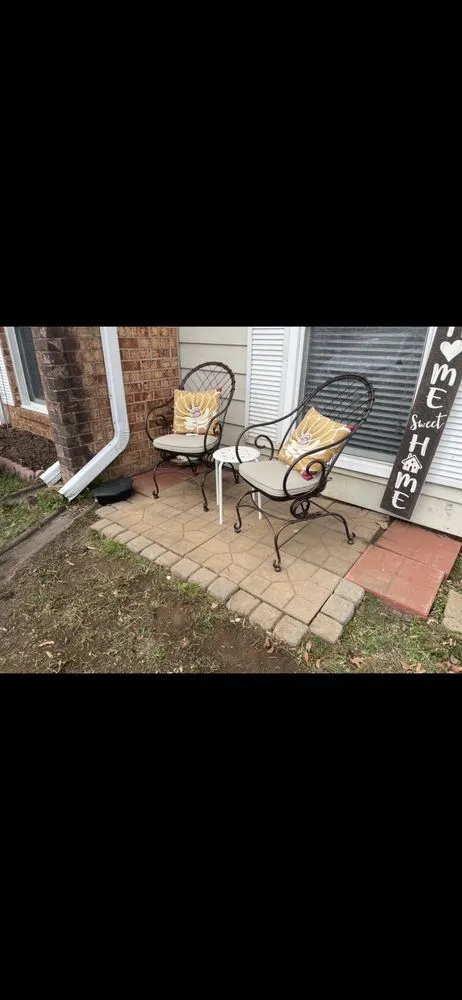 Reliable landscaping services for residential properties in Herndon, VA by HerndonHustlers