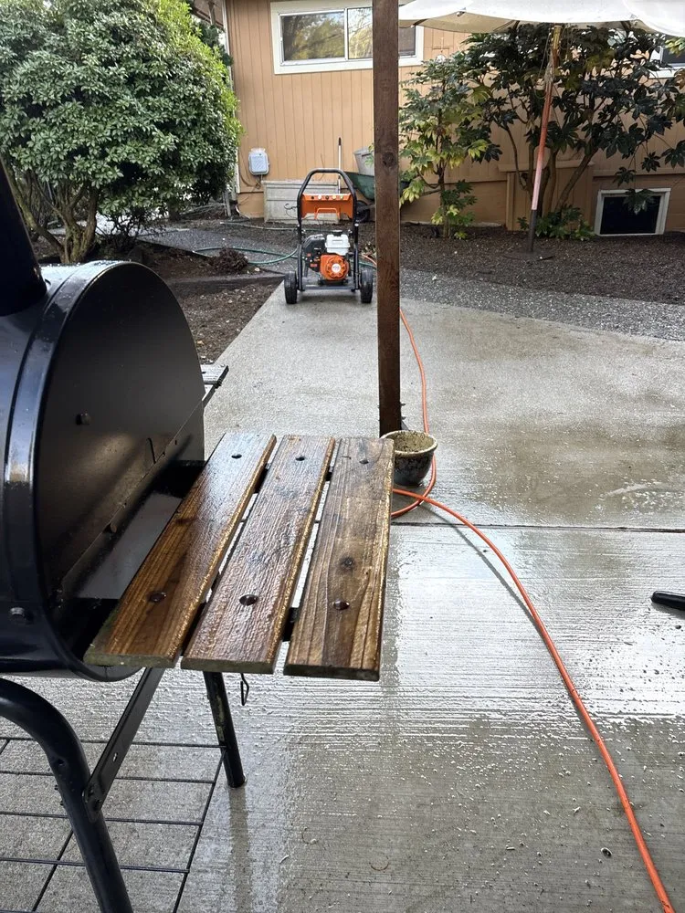 Local landscaping services experts serving Bremerton, WA - Hernández Junk Removal Service