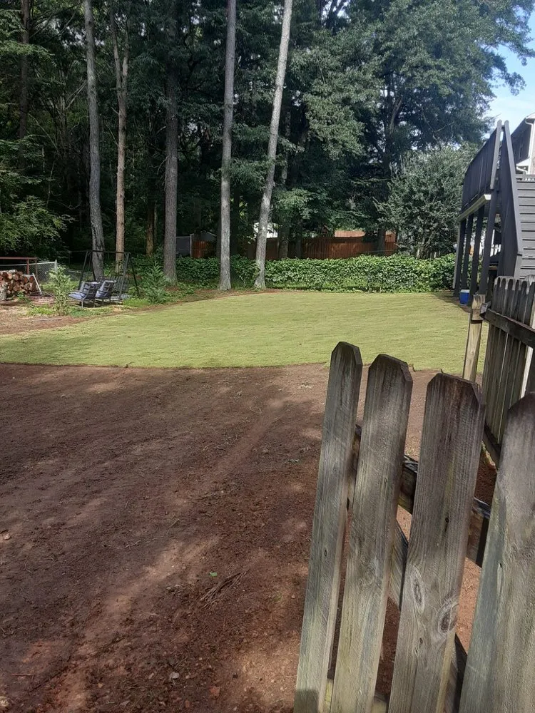Expert lawn mowing service for year-round maintenance across Leeds, AL - Hernández landscaping & irrigation