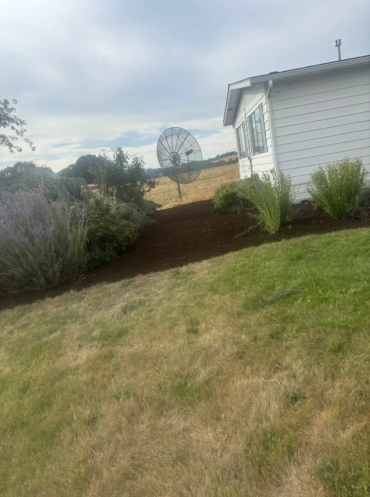 Reliable landscape installation in Albany, OR by Hernández Lawn Service