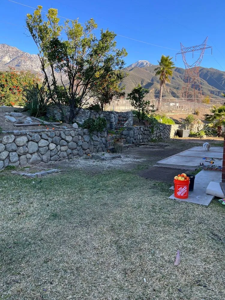 Affordable lawn mowing service in Riverside, CA - Hernández Tree Services