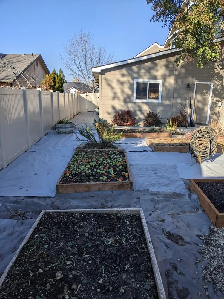 Professional yard maintenance in Boise, ID - Hero's Doodie