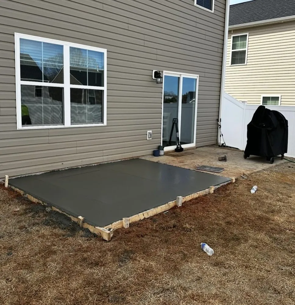Top-rated yard cleanup service in Sophia, NC - Herrera Concrete