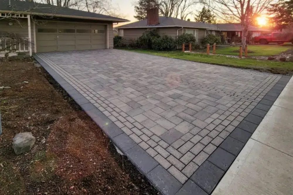 Custom lawn mowing service experts serving Bellevue, WA - Herrera Hardscapes