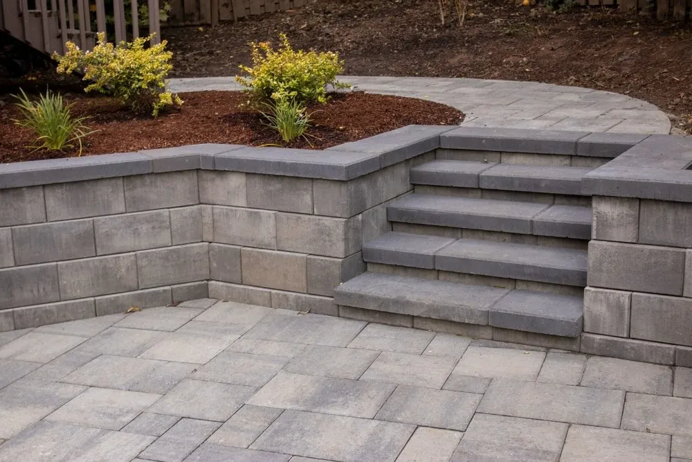 Expert garden landscaping for beautiful yards in Bellevue, WA by Herrera Hardscapes