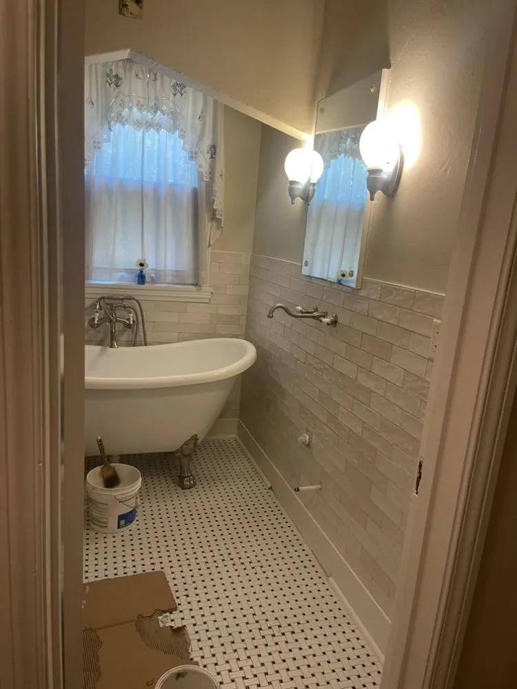 Expert garden landscaping near you in Oklahoma City, OK by Herrera Painting & Lawn Service