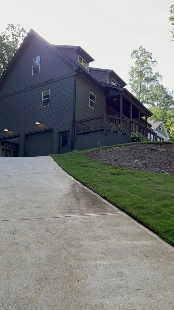 Custom lawn mowing service in Gainesville, GA by Herrera’s landscaping