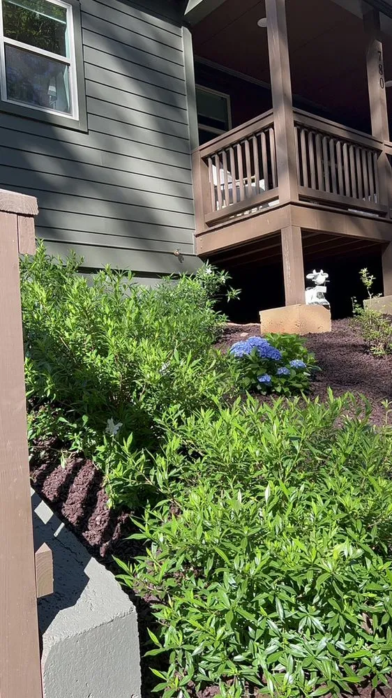 Custom lawn mowing service in Gainesville, GA by Herrera’s landscaping