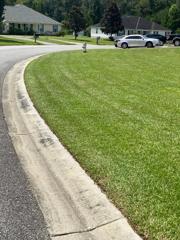 Local yard cleanup service for beautiful yards across Valdosta, GA - Herring & Sons Lawn Care