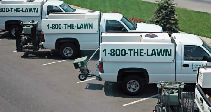 Expert lawn mowing service experts serving Oak Park, MI - Hersch's Lawn Spray