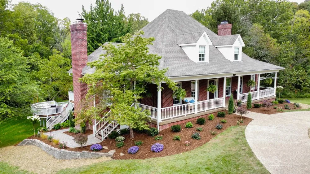 Custom garden landscaping in Louisville, KY - Hess's Landscaping & Lawn Services