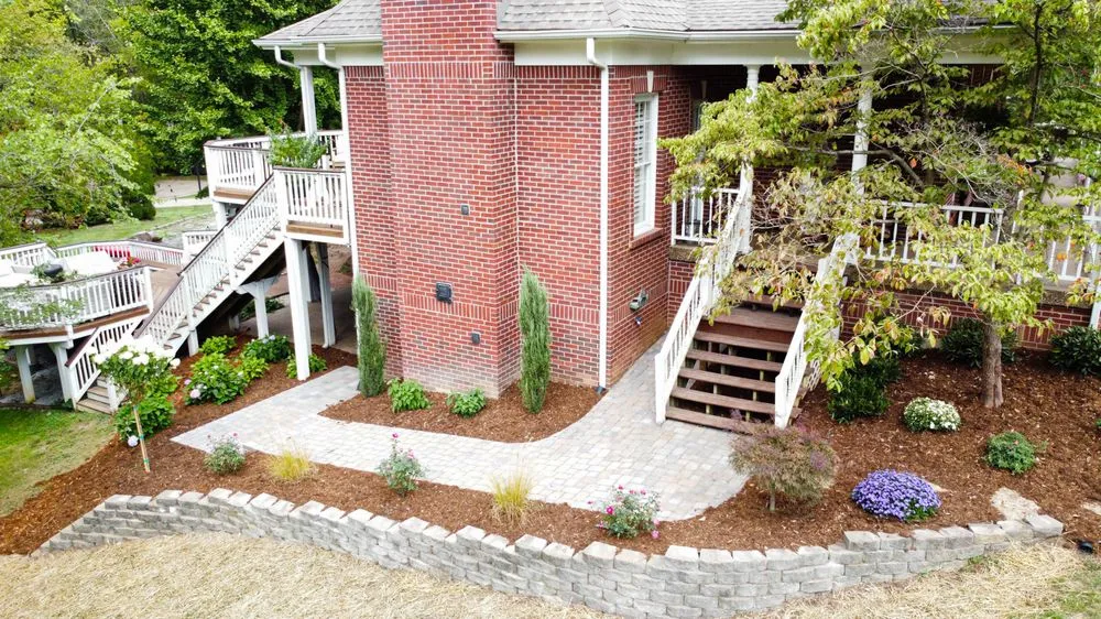 Custom landscaping services in Louisville, KY by Hess's Landscaping & Lawn Services