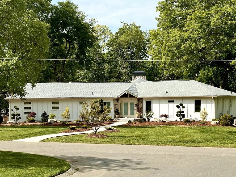Custom outdoor landscaping in Franklin, TN by Hewitt Garden & Design Center