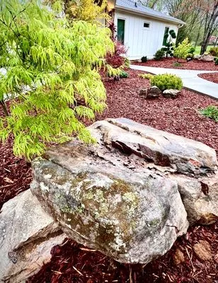 Hewitt Garden & Design Center Logo