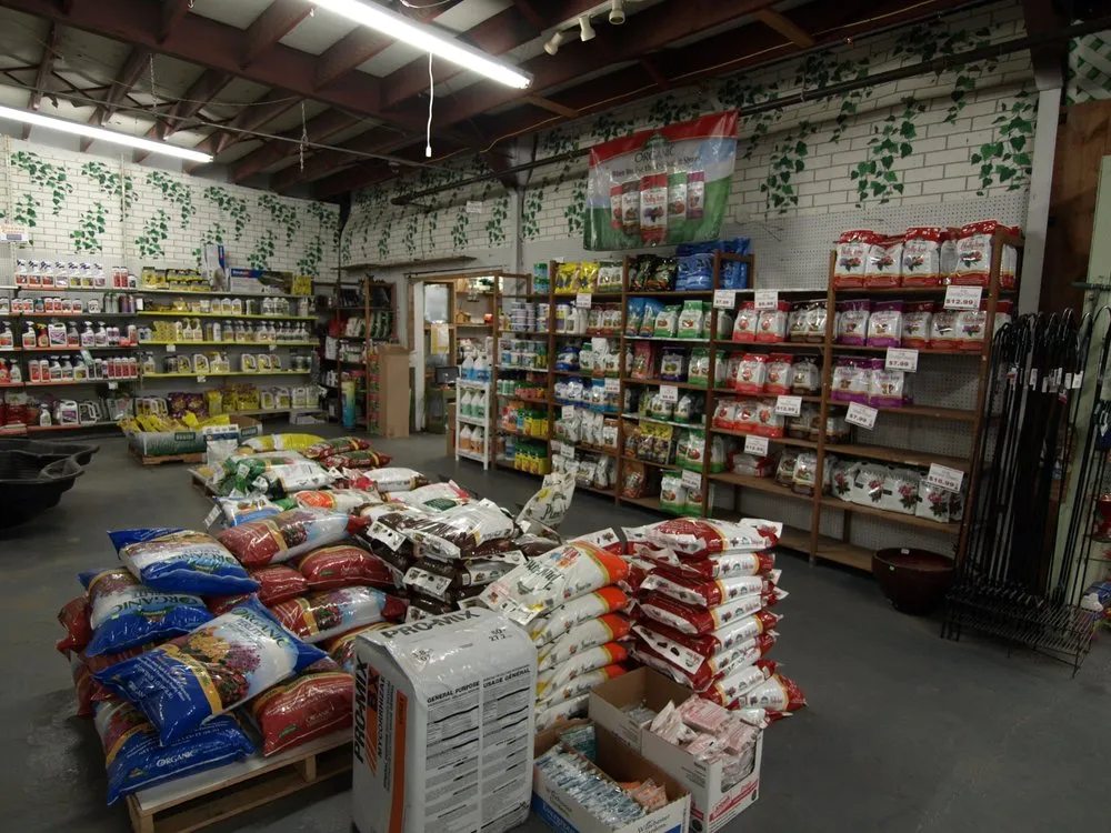 Expert lawn care service in Clifton Park, NY - Hewitt's Garden Centers - Clifton Park