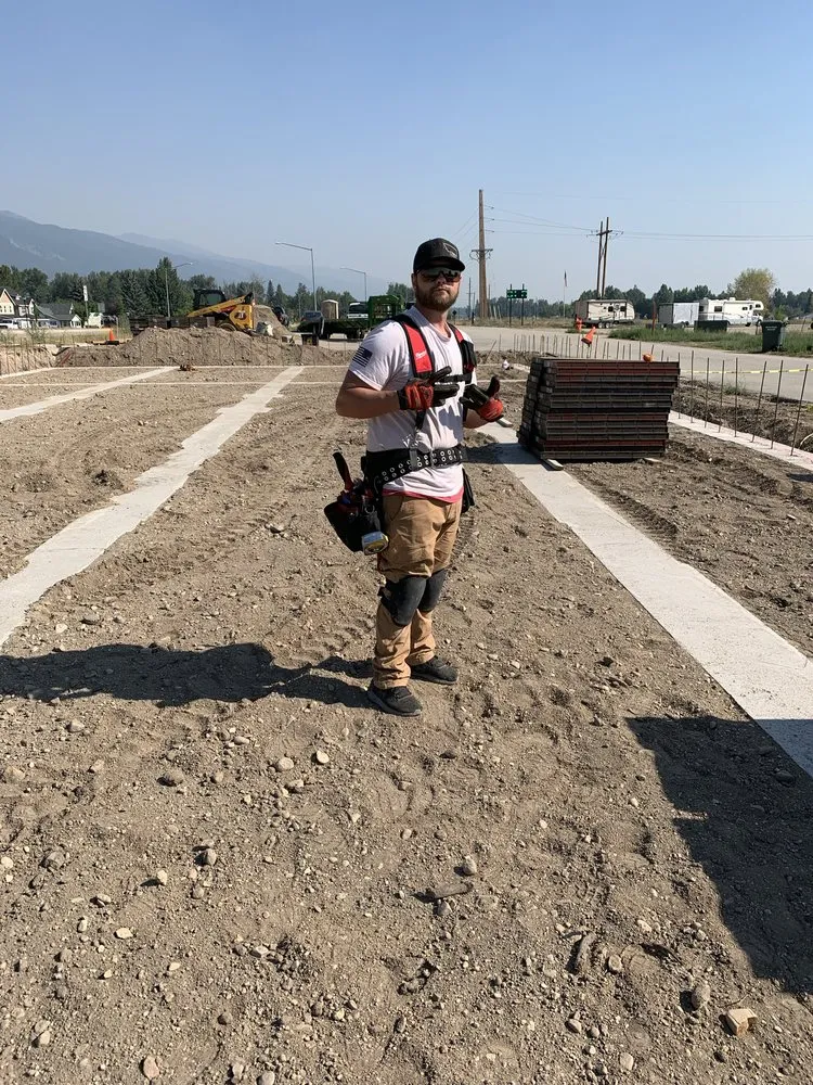 Local yard cleanup service experts serving Hamilton, MT - Hey Arnold General Maintenance and Home Repair