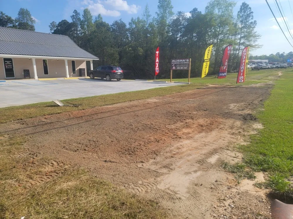 Professional outdoor landscaping experts serving Ocean Springs, MS - Hey Cuz Maintenance