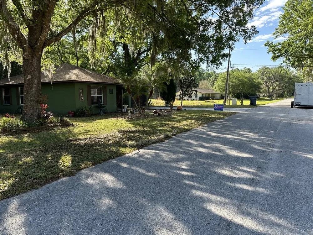 Trusted lawn mowing service in Lakeland, FL - Hey Nice Lawn Landscape & Design